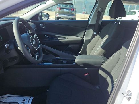 Certified 2025 Hyundai Elantra Blue image 10