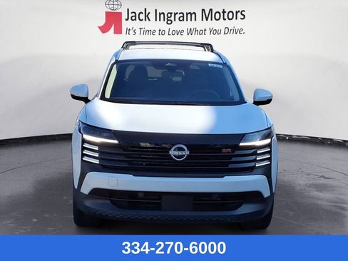 New 2025 Nissan Kicks SR image 8