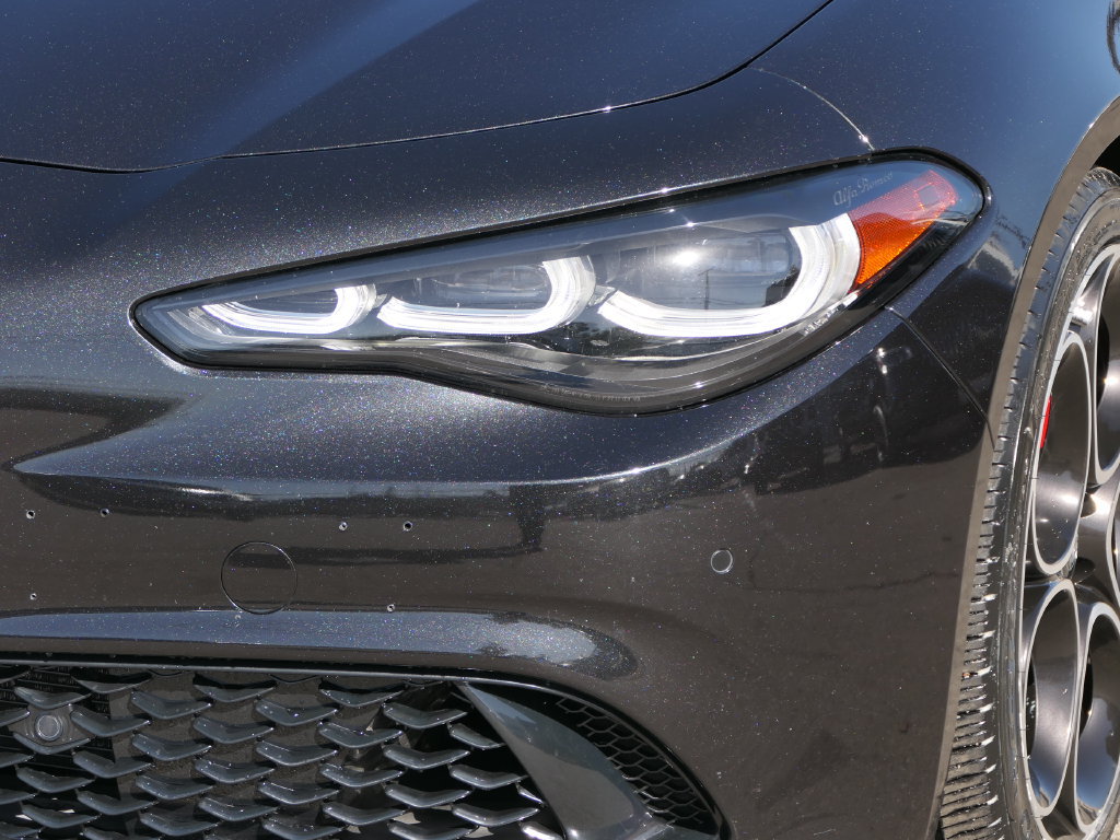 Used 2024 Alfa Romeo Giulia Veloce RWD image 8
