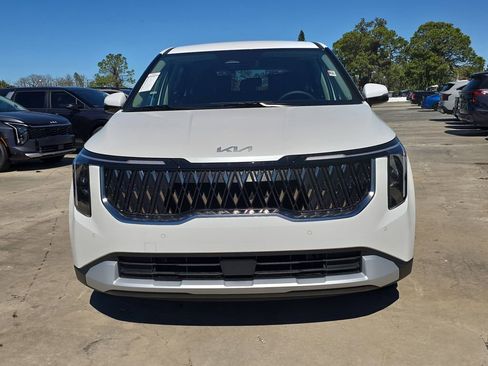 New 2026 Kia Carnival FWD image 3