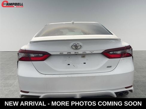 Used 2021 Toyota Camry SE image 4