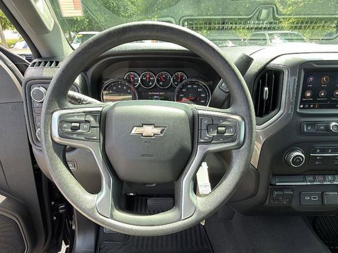 Used 2022 Chevrolet Silverado 2500 Custom w/ Custom Value Package AWD/4WD image 23