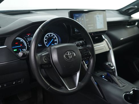 Used 2021 Toyota Venza Limited image 21