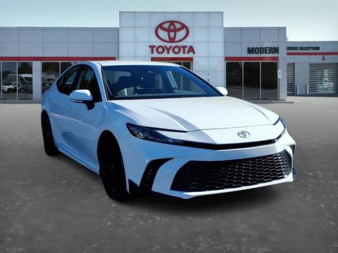 Certified 2025 Toyota Camry SE image 8