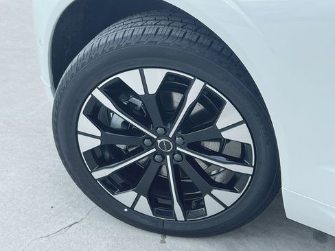 New 2026 Volvo XC60 B5 Plus w/ Protection Package Premier AWD/4WD image 12