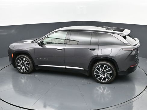 Used 2025 Jeep Wagoneer S Limited image 30