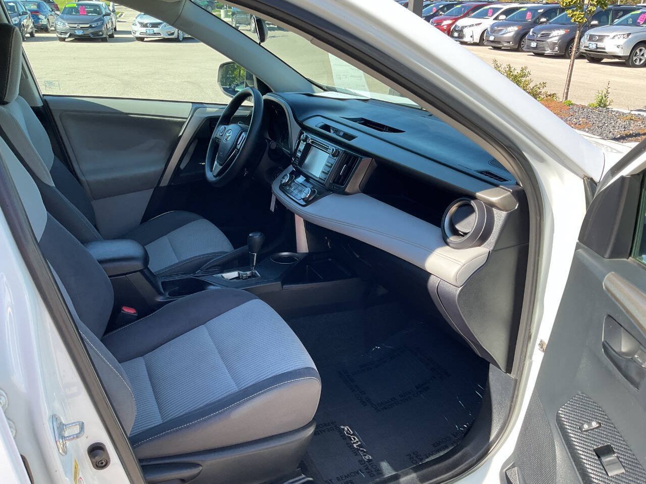 Used 2013 Toyota RAV4 XLE AWD/4WD image 40