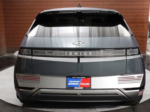 Used 2024 Hyundai Ioniq 5 Limited image 2