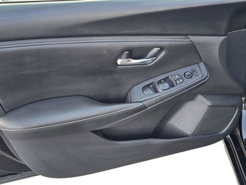 Used 2024 Nissan Sentra SV FWD image 8