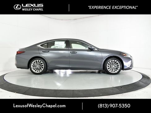 New 2025 Lexus ES 350 Ultra Luxury image 2