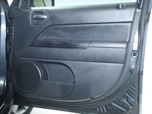 Used 2014 Jeep Patriot High Altitude FWD image 34