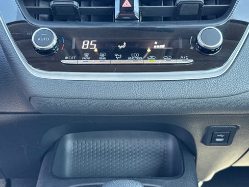Used 2024 Toyota Corolla LE image 12