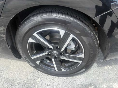 Used 2025 Nissan Sentra SV FWD image 12