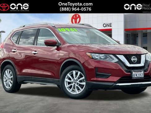 Used 2018 Nissan Rogue SV w/ Premium Package image 1