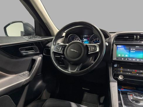 Used 2020 Jaguar F-PACE Prestige image 28