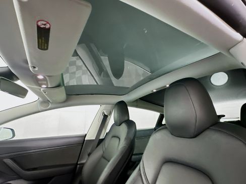 Used 2019 Tesla Model 3 Standard Range Plus image 25