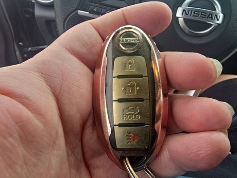 Used 2021 Nissan Versa S FWD image 20