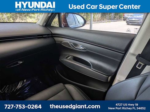 Used 2022 Genesis GV70 2.5T w/ Select Package AWD/4WD image 22