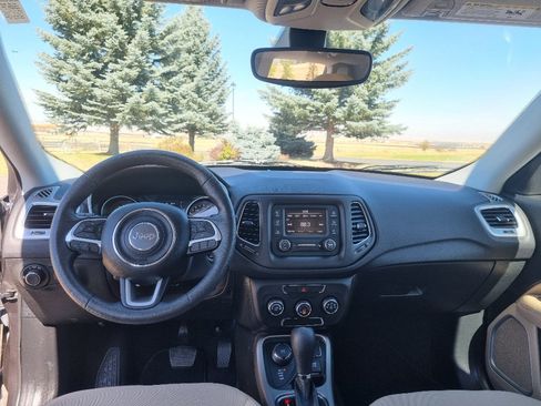 Used 2018 Jeep Compass Sport AWD/4WD image 12