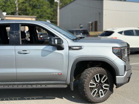 Used 2024 GMC Sierra 1500 AT4 w/ Technology Package AWD/4WD image 12