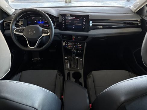 Used 2025 Volkswagen Jetta SE image 31