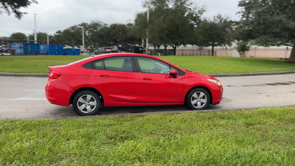 Used 2018 Chevrolet Cruze LS FWD image 9