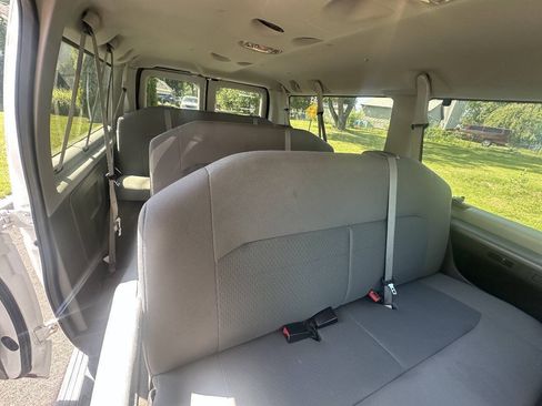 Used 2013 Ford E-350 and Econoline 350 XLT RWD image 12