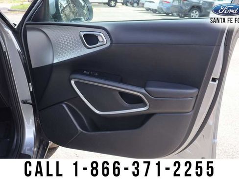 Used 2023 Kia Soul LX image 21