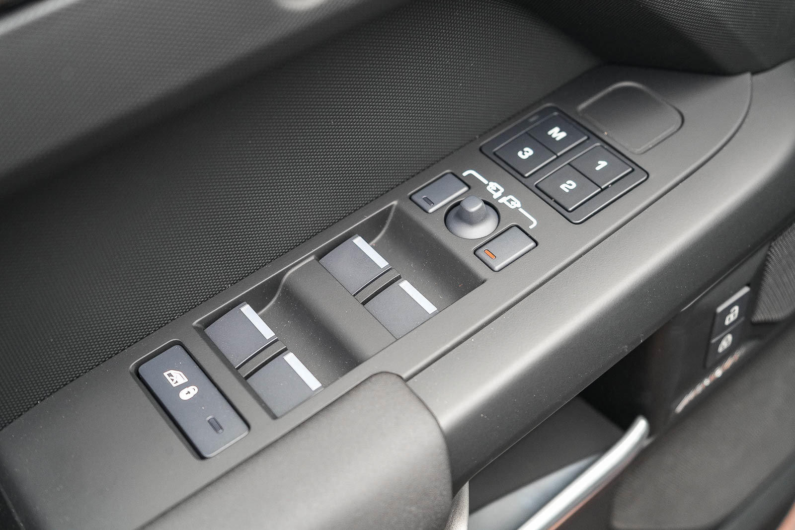 New 2026 Land Rover Defender 110 S AWD/4WD image 19