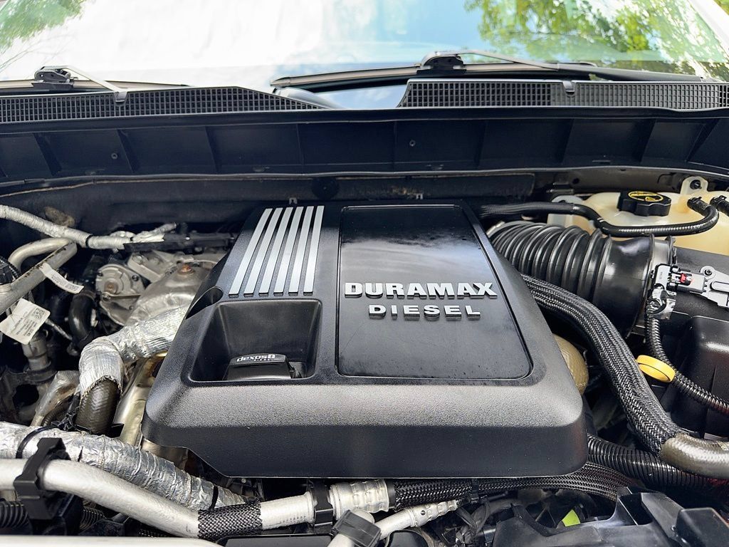 Used 2020 Chevrolet Silverado 1500 RST AWD/4WD image 13