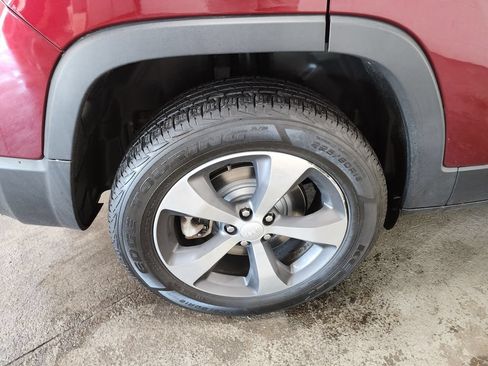 Used 2020 Jeep Cherokee Limited AWD/4WD image 38