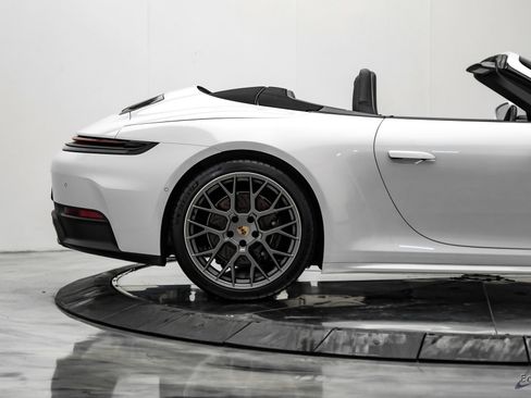 Used 2025 Porsche 911 Carrera RWD image 26