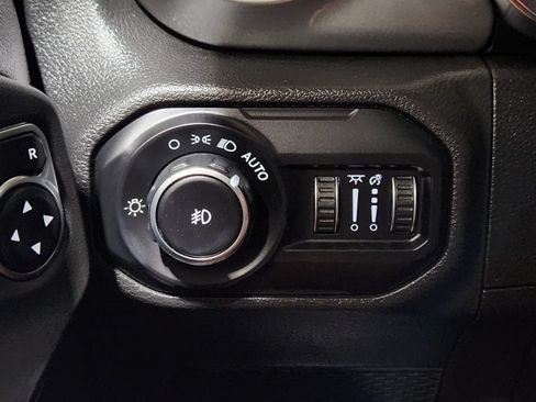 Used 2021 Jeep Wrangler Unlimited Sahara AWD/4WD image 42