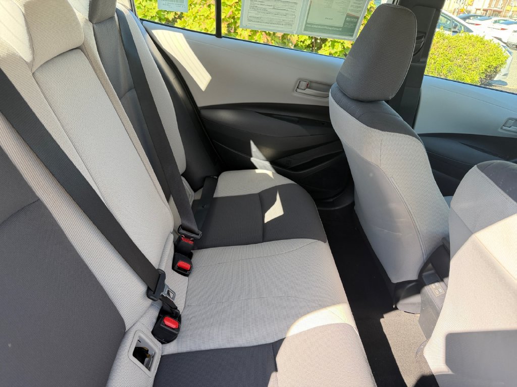 Used 2025 Toyota Corolla LE FWD image 21