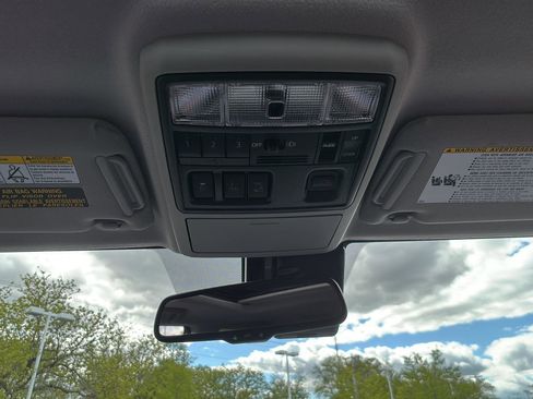 Used 2023 Toyota 4Runner Limited AWD/4WD image 33