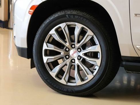 Used 2022 GMC Yukon XL Denali image 60