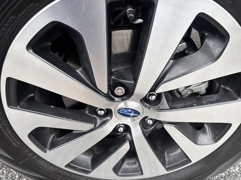 Used 2024 Subaru Outback Premium w/ Popular Package #1A image 11