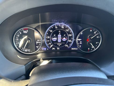 Used 2024 Buick Enclave Premium image 4