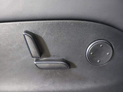 Used 2020 Tesla Model X Long Range image 32