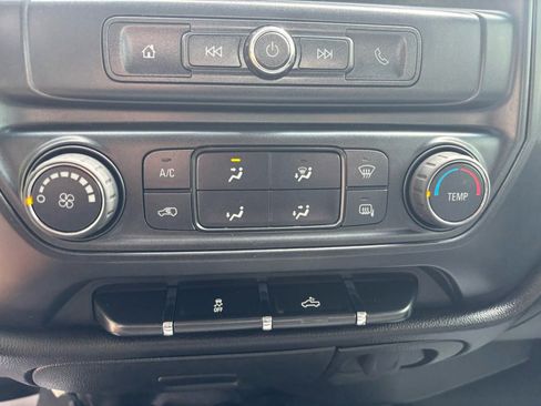 Used 2019 Chevrolet Silverado 2500 W/T AWD/4WD image 29