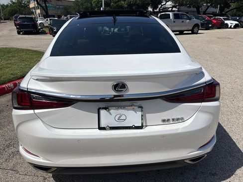 Used 2023 Lexus ES 350 w/ Premium Package FWD image 4