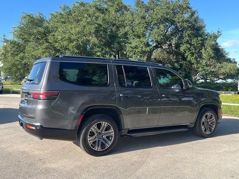 Used 2024 Jeep Wagoneer Series II AWD/4WD image 5