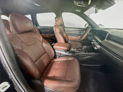 Used 2024 Kia Telluride EX w/ EX Captain's Chair Package FWD image 38