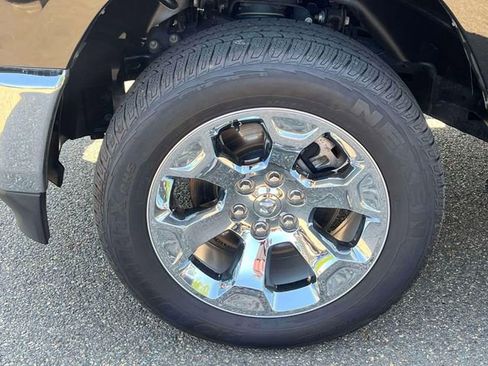 Used 2022 RAM 1500 Big Horn AWD/4WD image 7