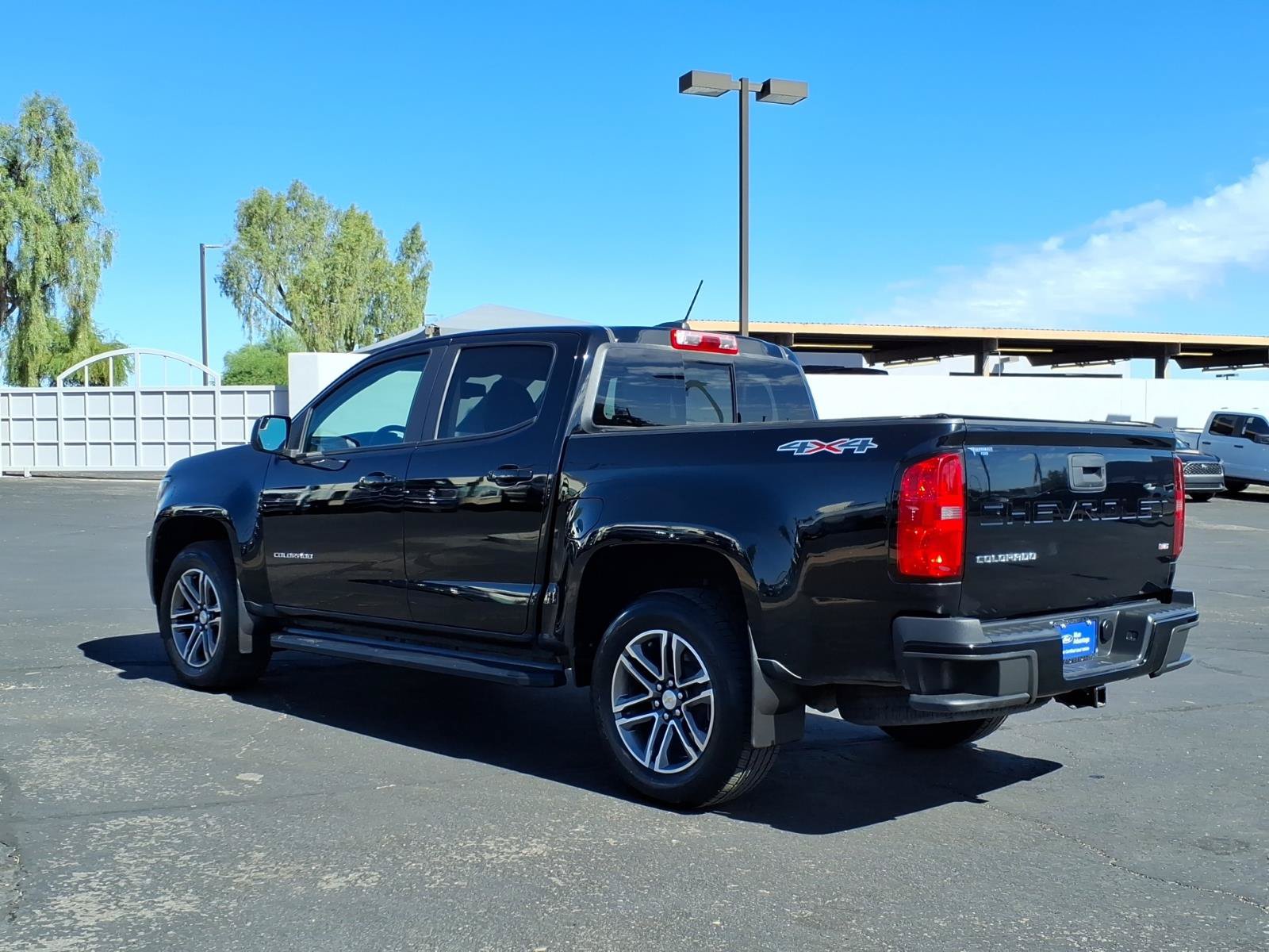 Used 2021 Chevrolet Colorado LT w/ LT Convenience Package AWD/4WD image 3