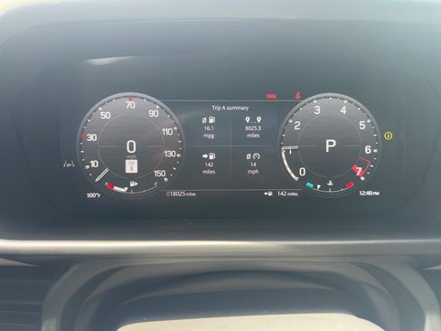 Used 2025 Land Rover Defender 130 X-Dynamic SE AWD/4WD image 26