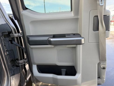 Used 2020 Ford F150 XLT image 29