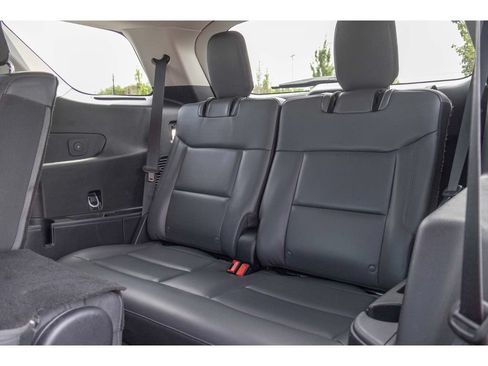 Used 2025 Ford Explorer Active w/ Active Comfort Package AWD/4WD image 14