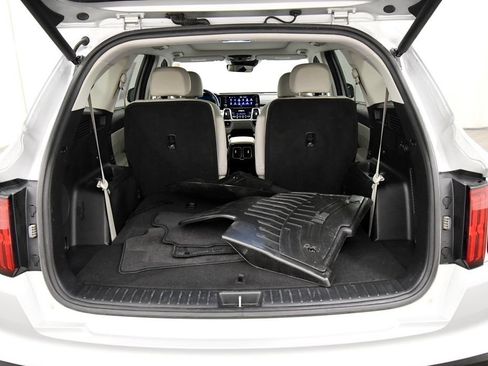 Certified 2023 Kia Sorento SX Prestige AWD/4WD image 7