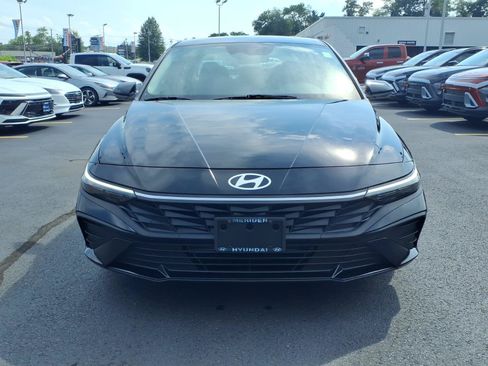 Certified 2024 Hyundai Elantra SEL FWD image 2